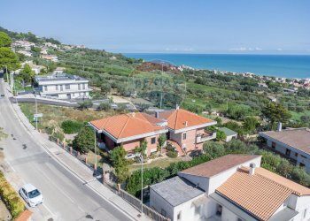 Casa all\'aperto - Villa contrada san silvestro
 
4, Silvi - foto 2