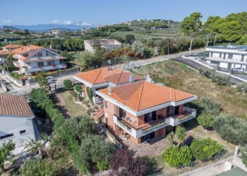 Casa all\'aperto - Villa contrada san silvestro
 
4, Silvi - foto 7