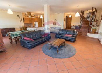 Sala da pranzo - Villa contrada san silvestro
 
4, Silvi - foto 28