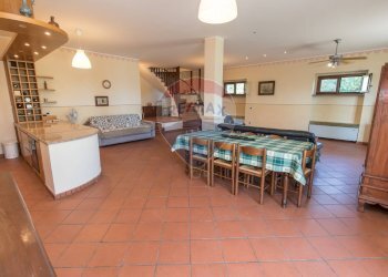 Sala da pranzo - Villa contrada san silvestro
 
4, Silvi - foto 29