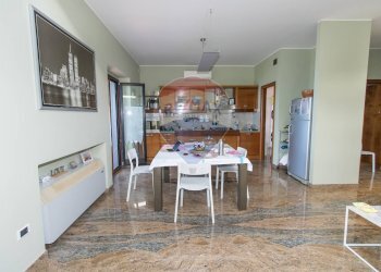 Sala da pranzo - Villa contrada san silvestro
 
4, Silvi - foto 56