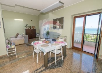 Sala da pranzo - Villa contrada san silvestro
 
4, Silvi - foto 57
