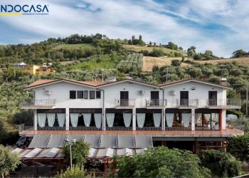 Foto 3 - Attività Commerciale Contrada della fonte
 
11, Controguerra - foto 3