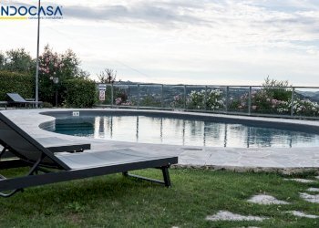 Foto 5 - Attività Commerciale Contrada della fonte
 
11, Controguerra - foto 5