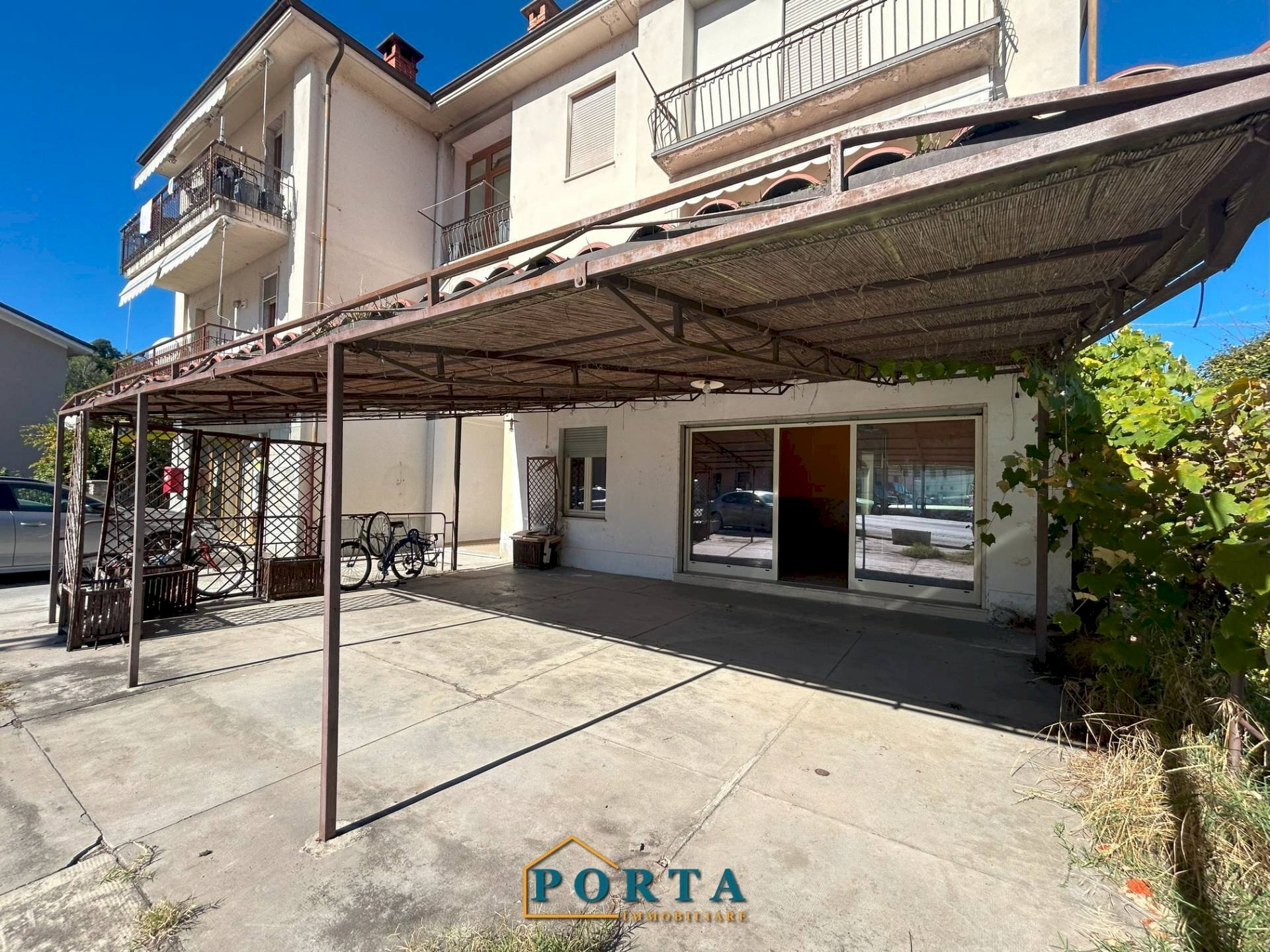 Foto 1 - Commercial Premises Frazione Madonna della Neve
 
38, Clavesana - photo 1