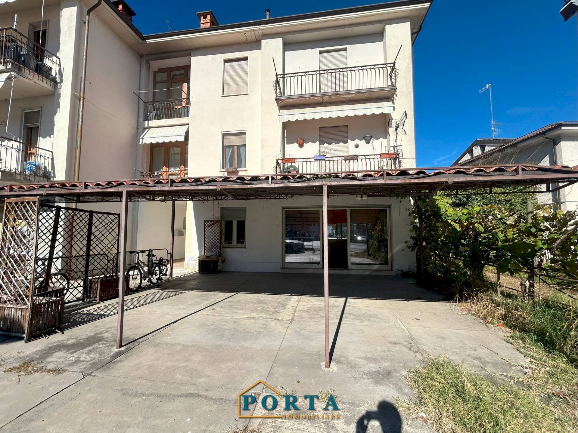 Foto 3 - Commercial Premises Frazione Madonna della Neve
 
38, Clavesana - photo 3