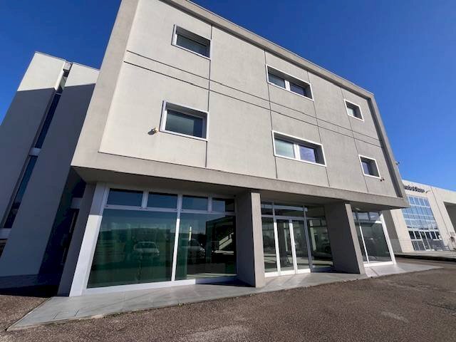 Foto 2 - Commercial Premises Porto Mantovano - photo 2