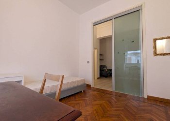 Camera da letto - Trilocale via Calzolerie, 1, Bologna (zona Centro Storico) - foto 9