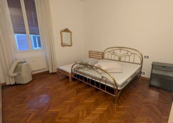 Camera da letto - Trilocale via Calzolerie, 1, Bologna (zona Centro Storico) - foto 13