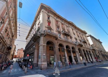 Zona - Trilocale via Calzolerie, 1, Bologna (zona Centro Storico) - foto 27