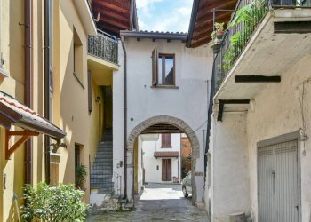 Cortile interno - Monolocale via Montebello, 32, Mariano Comense - foto 1