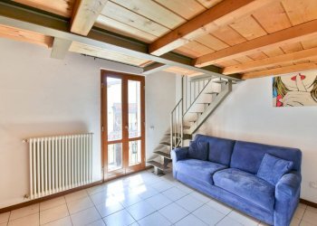 Salone - Monolocale via Montebello, 32, Mariano Comense - foto 4