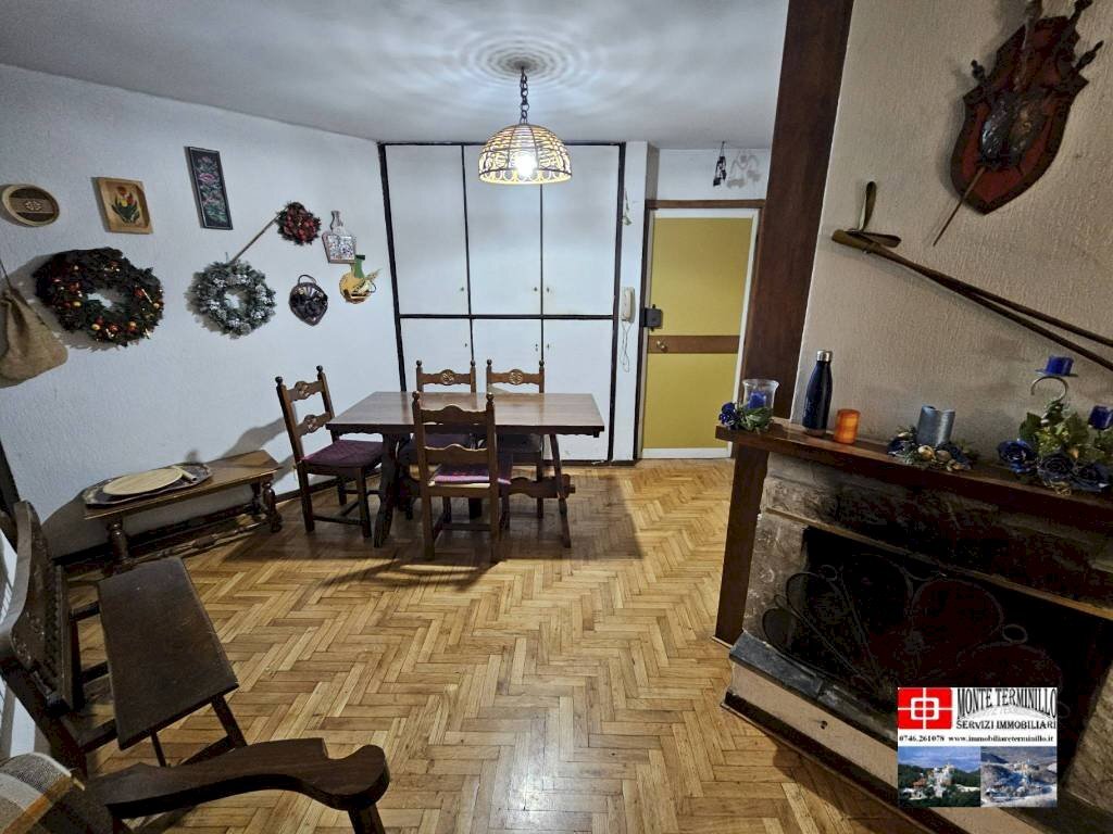 Salone - Quadrilocale via dei Villini, 40, Rieti - foto 2