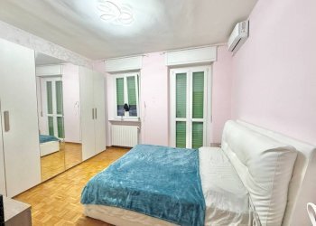 Camera da letto - Trilocale via Martiri della Libertà, 127, Cossato - foto 16