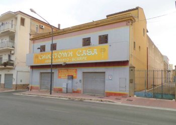 Facciata - Negozio via Madonna del Riposo, 154, Alcamo - foto 1