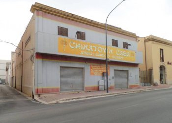 Facciata - Negozio via Madonna del Riposo, 154, Alcamo - foto 2