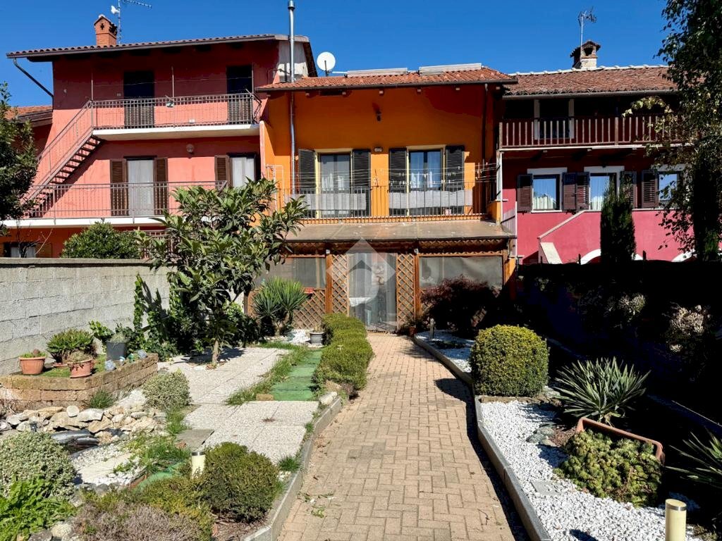Semi-detached house Strada avaro, Bricherasio - photo 1