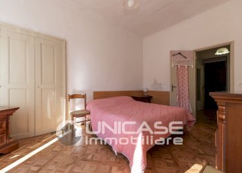 Camera da letto - Trilocale Corso A. Gramsci, 18, Torre Pellice - foto 9