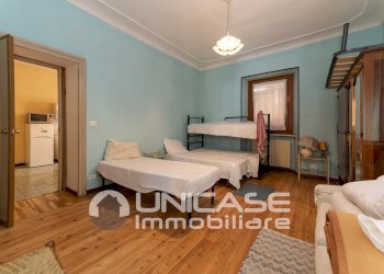 Camera da letto - Trilocale Corso A. Gramsci, 18, Torre Pellice - foto 14