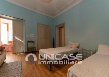 Camera da letto - Trilocale Corso A. Gramsci, 18, Torre Pellice - foto 16