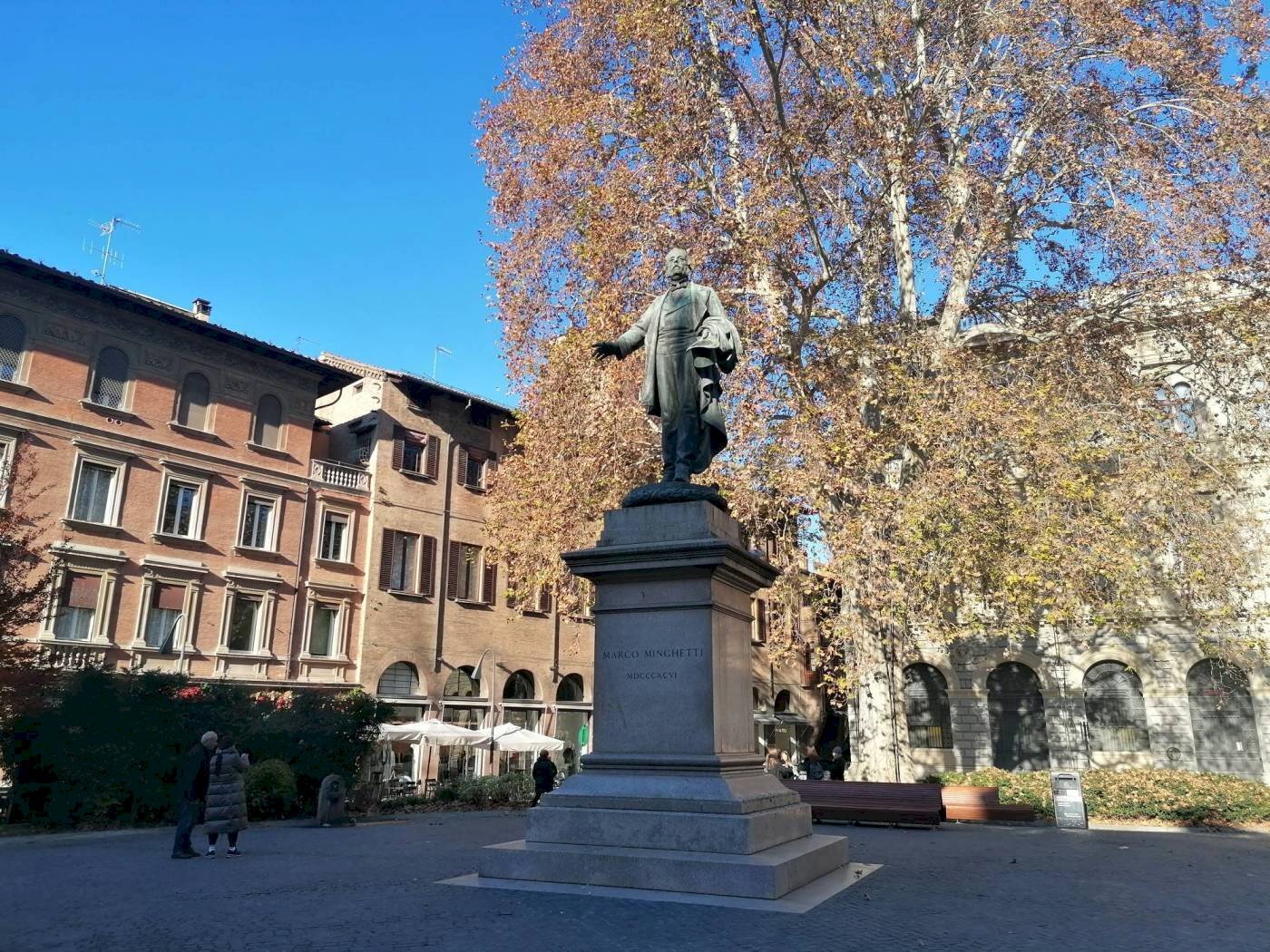 Office Piazza Marco Minghetti, 3, Bologna (neighborhood Centro Storico) - photo 1