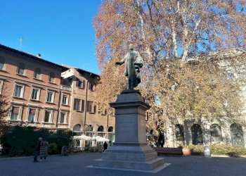 Ufficio Piazza Marco Minghetti, 3, Bologna (zona Centro Storico) - foto 1