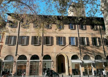 Ufficio Piazza Marco Minghetti, 3, Bologna (zona Centro Storico) - foto 17