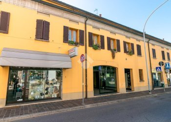 Shop via ravegnana, Forlì - photo 1
