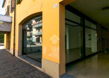 Shop via ravegnana, Forlì - photo 3