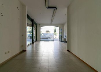 Shop via ravegnana, Forlì - photo 9