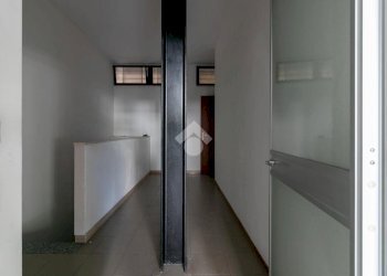 Shop via ravegnana, Forlì - photo 10