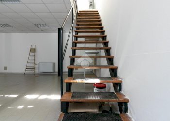 Shop via ravegnana, Forlì - photo 14