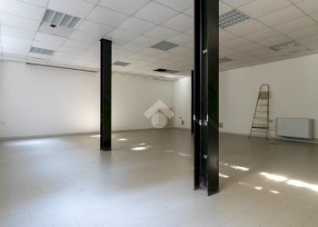Shop via ravegnana, Forlì - photo 15