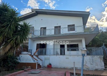 Foto 1 - Villa a Schiera Via Stromboli
 
13, Carini - foto 1