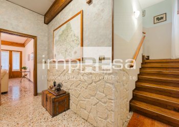 scala accesso primo piano - Rustico via Van
 
6, Follina - foto 12