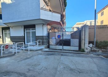 Casa all\'aperto - Box via Monti del Matese
 
66, Casoria - foto 1