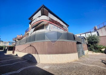 Edificio all\'aperto - Villa a Schiera Corso Italia
 
45, Cardito - foto 1