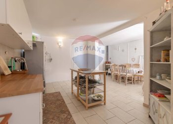 Sala da pranzo - Villa Contrada Aratico
 
329, Monopoli - foto 9