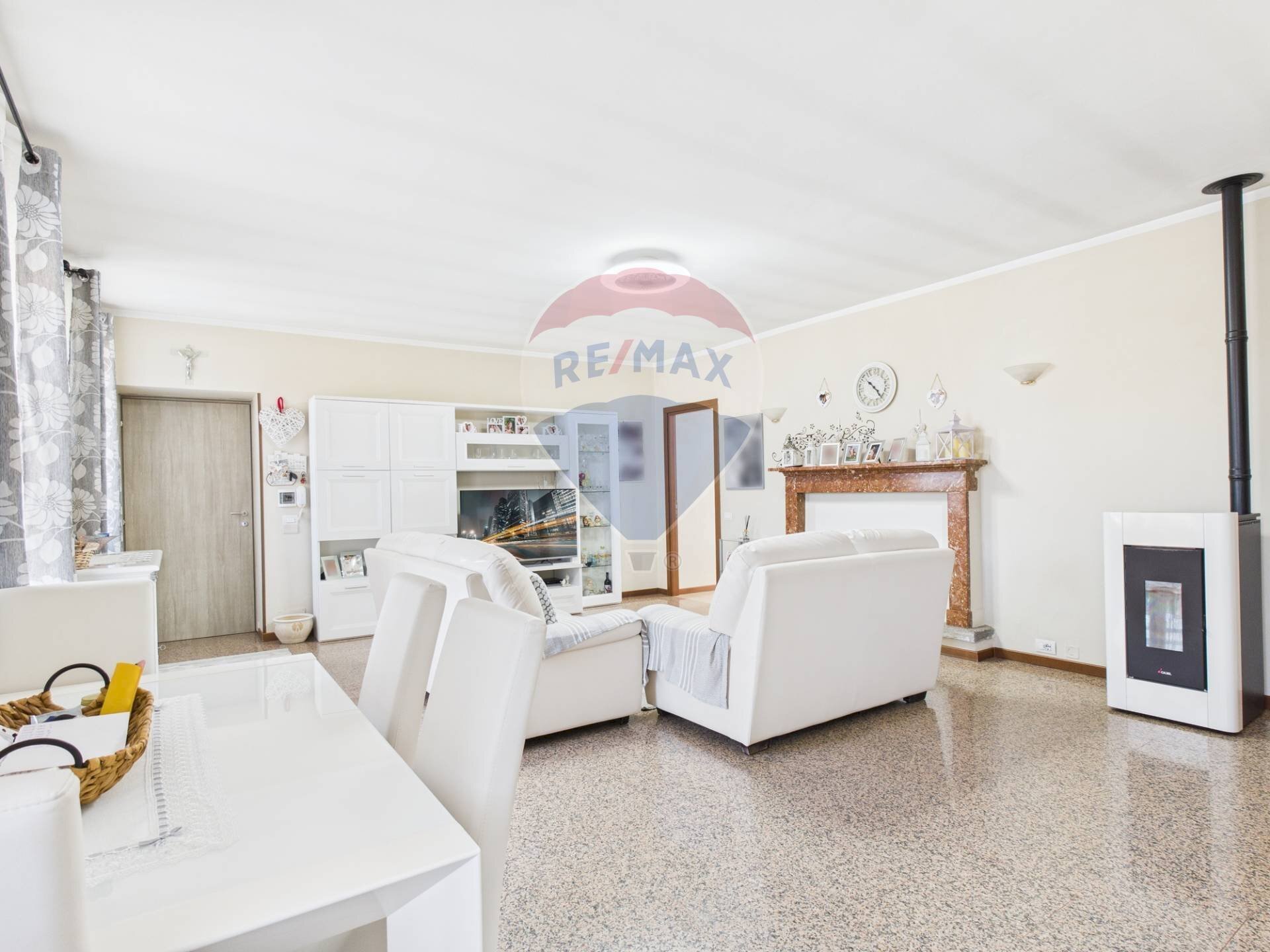 Soggiorno - Casa indipendente FRAZIONE BOTTAROLO
 
4, Barbianello - foto 3