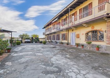 Corte - Casa indipendente FRAZIONE BOTTAROLO
 
4, Barbianello - foto 1