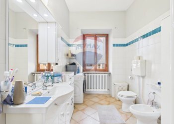 Bagno - Casa indipendente FRAZIONE BOTTAROLO
 
4, Barbianello - foto 13