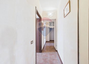 Corridoio - Casa indipendente FRAZIONE BOTTAROLO
 
4, Barbianello - foto 35