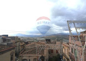 Edificio all\'aperto - Casa indipendente via Matrice
 
44, Maletto - foto 9