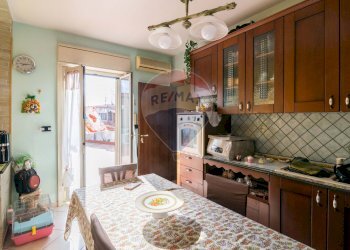 Cucina - Trilocale Via Vittorio Emanuele
 
330, Aci Catena - foto 3