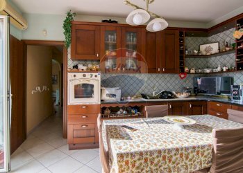 Cucina - Trilocale Via Vittorio Emanuele
 
330, Aci Catena - foto 4