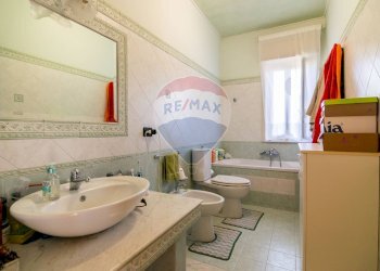 Bagno - Trilocale Via Vittorio Emanuele
 
330, Aci Catena - foto 9