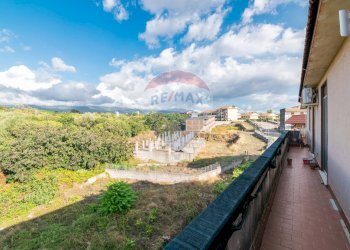 Balcone - Trilocale Via Vittorio Emanuele
 
330, Aci Catena - foto 22