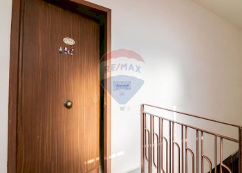 Hall / corridoio - Trilocale Via Vittorio Emanuele
 
330, Aci Catena - foto 24