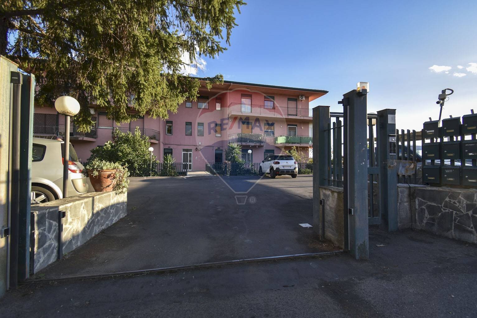 Edificio all\'aperto - Apartment Via Catanzaro
 
3, Mascalucia - photo 1