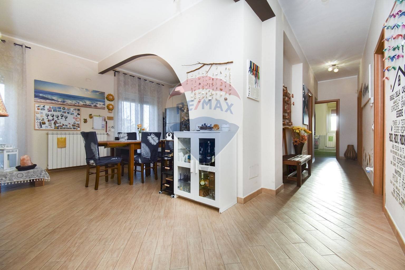 Sala da pranzo - Apartment Via Catanzaro
 
3, Mascalucia - photo 3